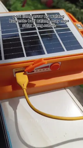 buti nalang may mga solar na ngayon #solar #solarlight #solarpower #solarpowerbank #emergencylight #fyp #essential 