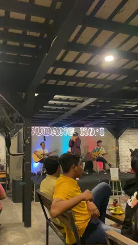 Lokasi langsung cek Google maps ☕️ #haripahlawan #haripahlawanindonesia #viral #fyp #gudangkopi #gudangkopisidoarjo #gudangkopi_2020 #gudangkopisukolegok #warkop #ngopi #infongopi #GK #livemusic #livemusicgudangkopi 