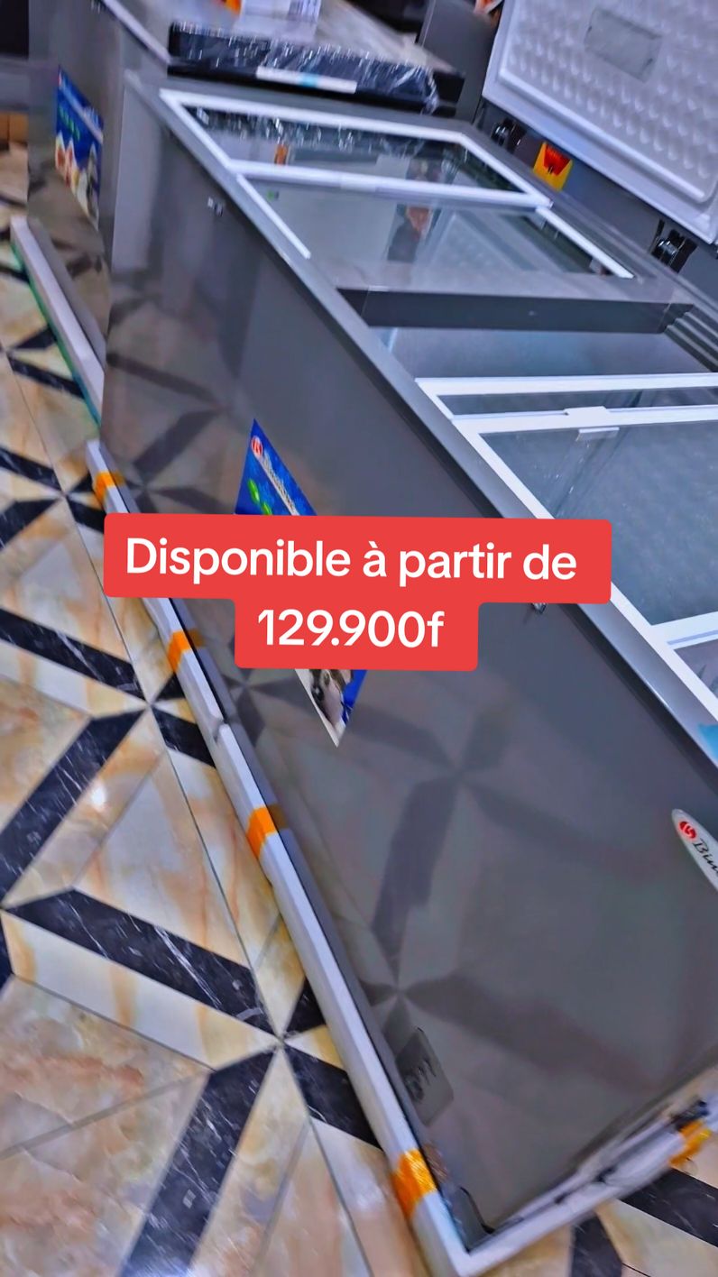 Découvrez le congélateur Binatone de 520L, parfait pour conserver vos aliments en grande quantité ! Avec ses battants pratiques et son design couché, il est idéal pour un usage familial ou professionnel. Profitez-en vite, les stocks sont limités ! NOUS AVONS AUSSI  DES #TÉLÉVISEURS SIMPLES ,  SEMI-AUTHENTIQUES ET AUTHENTIQUES,  TOUS LES #RÉFRIGÉRATEURS , LES #MINI-RÉFRIGÉRATEUR,  LES #CONGÉLATEURS COUCHÉS  les CONGÉLATEURS DEBOUTS( #NÉON, #ROCH ,#SHARP,#BINATONE #CONCORDE, #RENZ ,#HISENSE , LES #TÉLÉPHONES ET CES #ACCESSOIRES, LES #MIXEURS #MOULINETTE BINATONE, #PYRAMID ,#KYNELCO ,LES #BARRES DE SONS LES #HOMES CINEMAS, LES #WOOFERS , LES #MONTRES #MURALES,  LES #CUISINIÈRES MANUELLE ET AUTOMATIQUES À GAZ ET À COURANT, LES #MACHINES À LAVER LAVÉS , DES #PISCINES $GONFLABLES, LES #BRASSEURS , LES #VENTILATEURS , LES #ARMOIRES DÉMONTABLES EN PLASTIQUE ,EN BOIS ET EN FER MÉTALLIQUES, LES #GUÉRIDONS, LES #POSES TÉLÉVISION, LES #RÉGULATEURS, LES #ONDULEURS... Nous sommes à CADJEHOUN*, en face du supermarché Franc Prix.Plus précisément, nous nous trouvons sur le carrefour juste après Franc Prix en venant de la mosquée de Cadjehoun vers Étoiles Rouge.  Si vous venez d'Étoiles Rouge vers la mosquée, nous sommes au 2ème carrefour après Vodjè Raille, et lorsque vous venez de la mosquée vers Étoiles Rouge nous sommes sur le 3eme carrefour. À *GODOMEY* , nous sommes dans la 4ème maison après l'Hôtel Paradisia (HP) au bord du goudron, en arrivant du carrefour de la boulangerie  St Daniel vers le CEG Godomey. À droite sur l'axe menant de l'échangeur Godomey vers Ouidah.