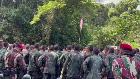 Longmars Komando-109 at Gunung Beleketebe tradisi Lintas Batas #Komando #kopassus #TNI #tniad