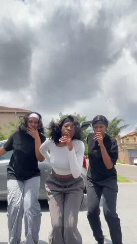 this dc lives rent free 😭🔥 dc: @Kamogelo Sekoaksie @Sweet gangster🥷🏽 ❤️❤️ w/ @Thapii❤️‍🔥🥰 @likho_ithemba  #mbaali_ #fypシ゚ #savibes #foryoupage❤️❤️ #shayimoto #mygirls #dancechallenge 