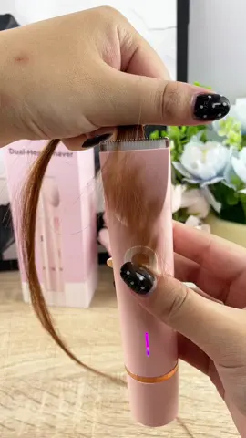 This double - head electric shaver can shave both the cheeks and the neck area more efficiently.#christmas #Uk #tiktokmademebuyit #tiktokshop #tiktokmalaysia 