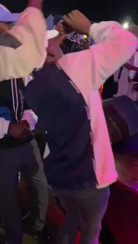 Haibo who’s who!!😭is LeeMeke on the stage or by the fans?#leemckrazy @Linda Mnisi 