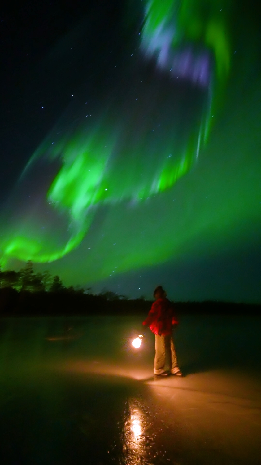 Last night was different😯😍 One of the best lights I've seen🔥 #finland #lapland #northernlights #aurora 