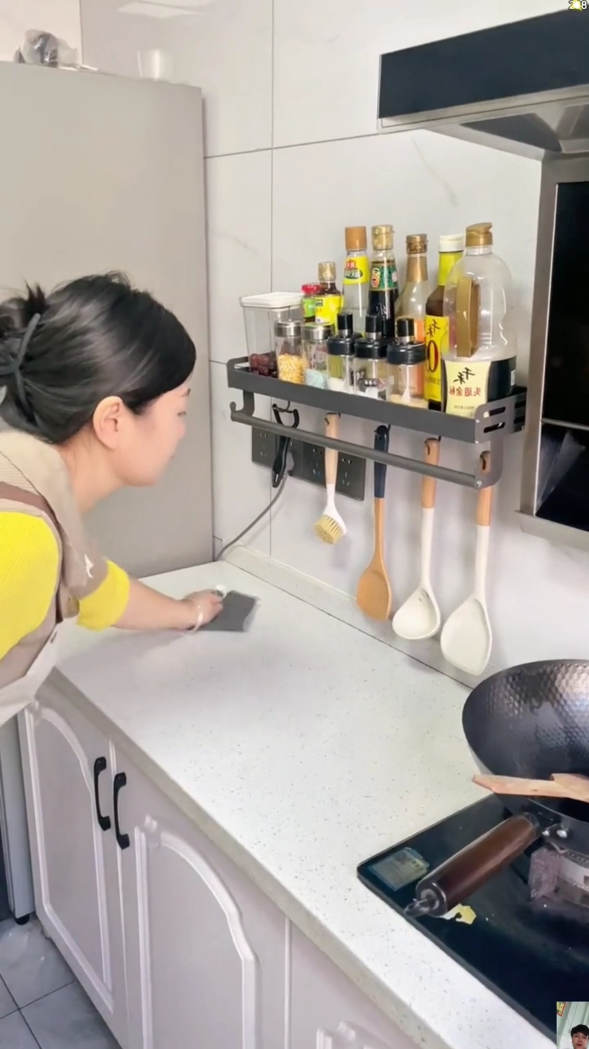 Nên có chiếc kệ này trong gian bếp mỗi nhà #giadung #giadungtienich #giadungthongminh #dodungtienich #dogiadungthongminh288 