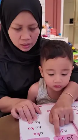 Belajar membaca #rayyanzamalikahmad #susrinicipung #tercipungcipung #belajar #fakesituation⚠️ #family #akunpenggemar 