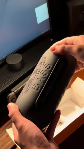 Orashare BS18PLUS Portable Bluetooth Speaker With RGB Light TWS High Quality Sound BT5.3 IPX5 Waterproof Support TF Card USB Player AUX Hands Free #orashare #bluetoothspeaker #orasharebluetoothspeaker #rgbbluetoothspeaker #bass 