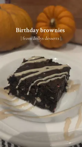 ngl this song has been stuck in my head for days now lol  But really recommend this brownie kit super easy and fun link below and in showcase  @Dollysdesserts  • • • #thatssotrue #brownies #CapCut #fyp #browniekit #dollysdesserts 