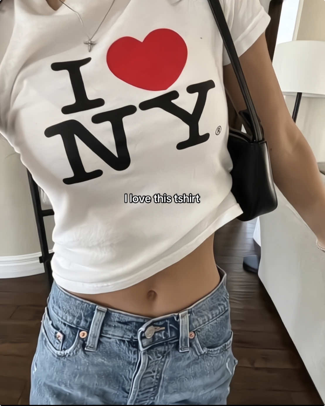 i ❤️ ny tshirt… couldn’t not not buy one #outfitideas #OOTD #babytee #tshirt #top #fashiontiktok #croptop #fyp #foryou 