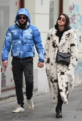 Što kažete na današnje modne kombinacije sa zagrebačke špice? #jutarnji #jutarnjihr #hanzamedia #jutarnjilist #fyp #foryou #foryoupage #croatia #zagreb #fashion #StreetStyle 