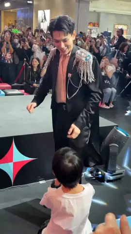 They meet Nong Udon (Little San) 🥰 cr video  pinkkpunch, janfeb_#TikTokShop1111Day2 #ต้าห์อู๋ออฟโรด #DaouOffroad 