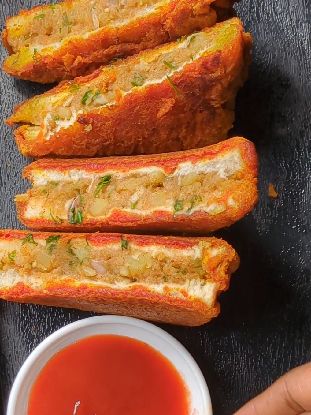 পুর ভরা আলু পাউরুটির স্যান্ডউইচ 🔥 মজাদার বিকেলের নাস্তা 😋  Potato Bread Combo  #snacksrecipe #whattocook #potatotiktok #FoodTok #dailyvlog #homemadefood #breadrecipe #delicious #spicyfood #bdtiktokofficial #whattocook #shorts #recipesoftiktok #cookingtiktok #cookingvideo #homemadefood 