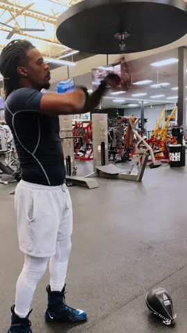 Get back in that mode… • • • • • • • #training #boxing🥊 #health #cardio #punch #speedbag #fighting #fight #boxer #workout #shoulderworkout #fast #heavybag #boxingtraining #boxingfans #weightloss #motivation 