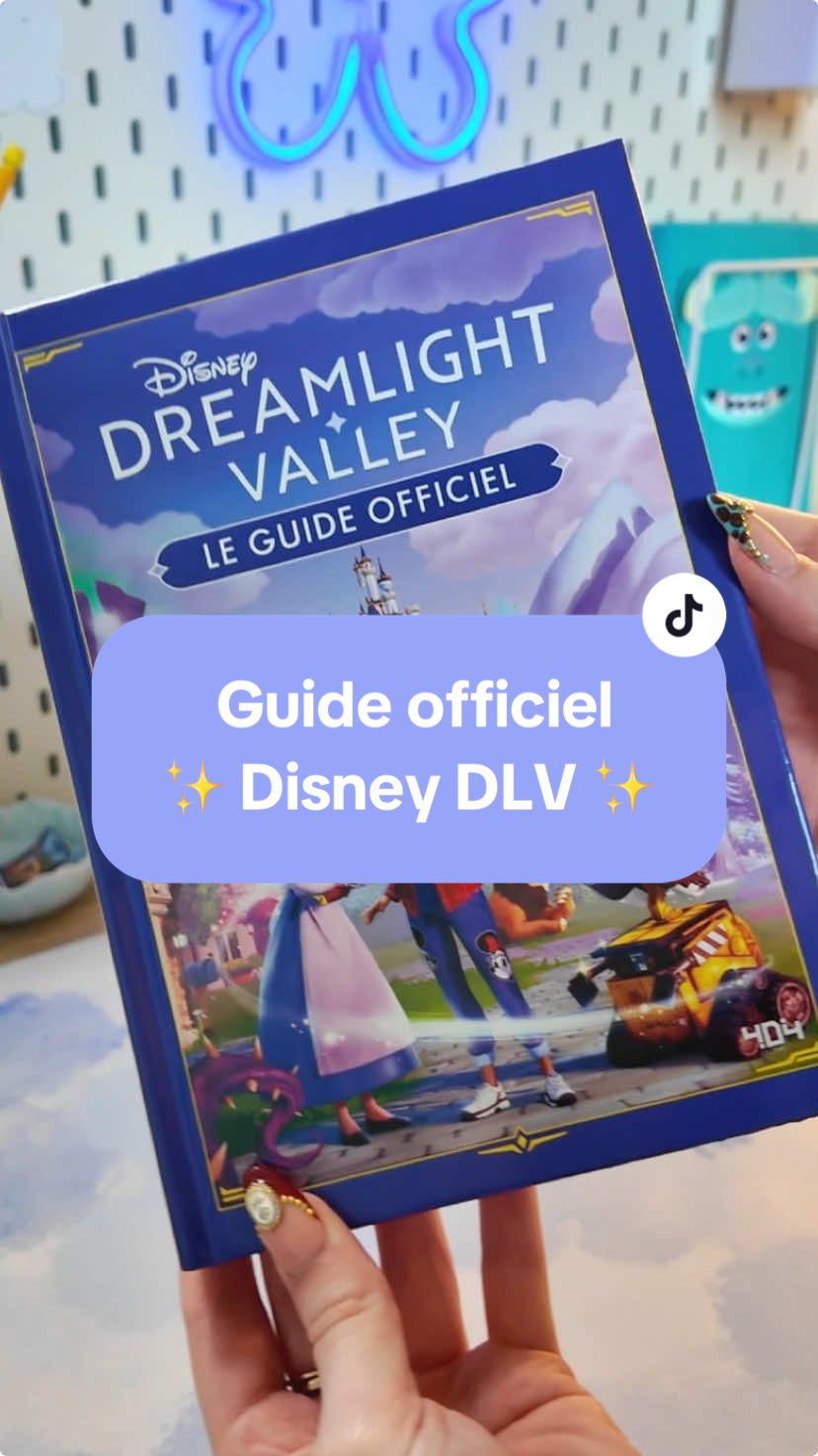 Guide officiel de Disney Dreamlight Valley ✨📖 • Sortie le 14 Novembre : https://amzn.to/48FB497 *Produit offert par 404editions •••• #twitch #twitchfr #disney #DisneyDreamlightValley #disneyland #disneydlv #ddlv #disneyworld #dreamlightvalley #dreamlightvalleygame #dreamlightvalleytips #dreamlightvalleyupdate #ariftintime #dreamlightvalley #dreamlightvalleyfyp #ddvroadmap #disneydreamlightvalleyroadmap #showcase #redeemcode #disneydreamlightvalleyguide #showcase @Disney Dreamlight Valley @Gameloft 