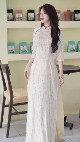 Chị em đã có mẫu áo dài này chưa ạ 🥰 đẹp xuất sắc luônn #aodaifatraly #aodaidanang #aodai #xuhuongtiktok 
