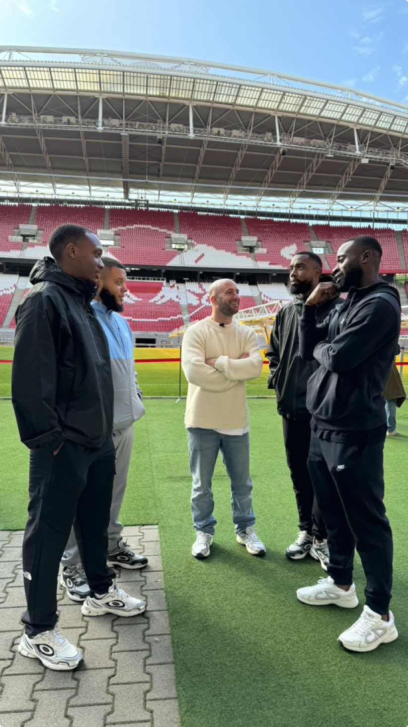 Lutsharel Geertruida knalde al snel zijn eerste goal binnen voor RB Leipzig, maar waar bleef die bekende 'Z' celebration? 😂 — #DAY1 #GetCloser #LutsharelGeertruida