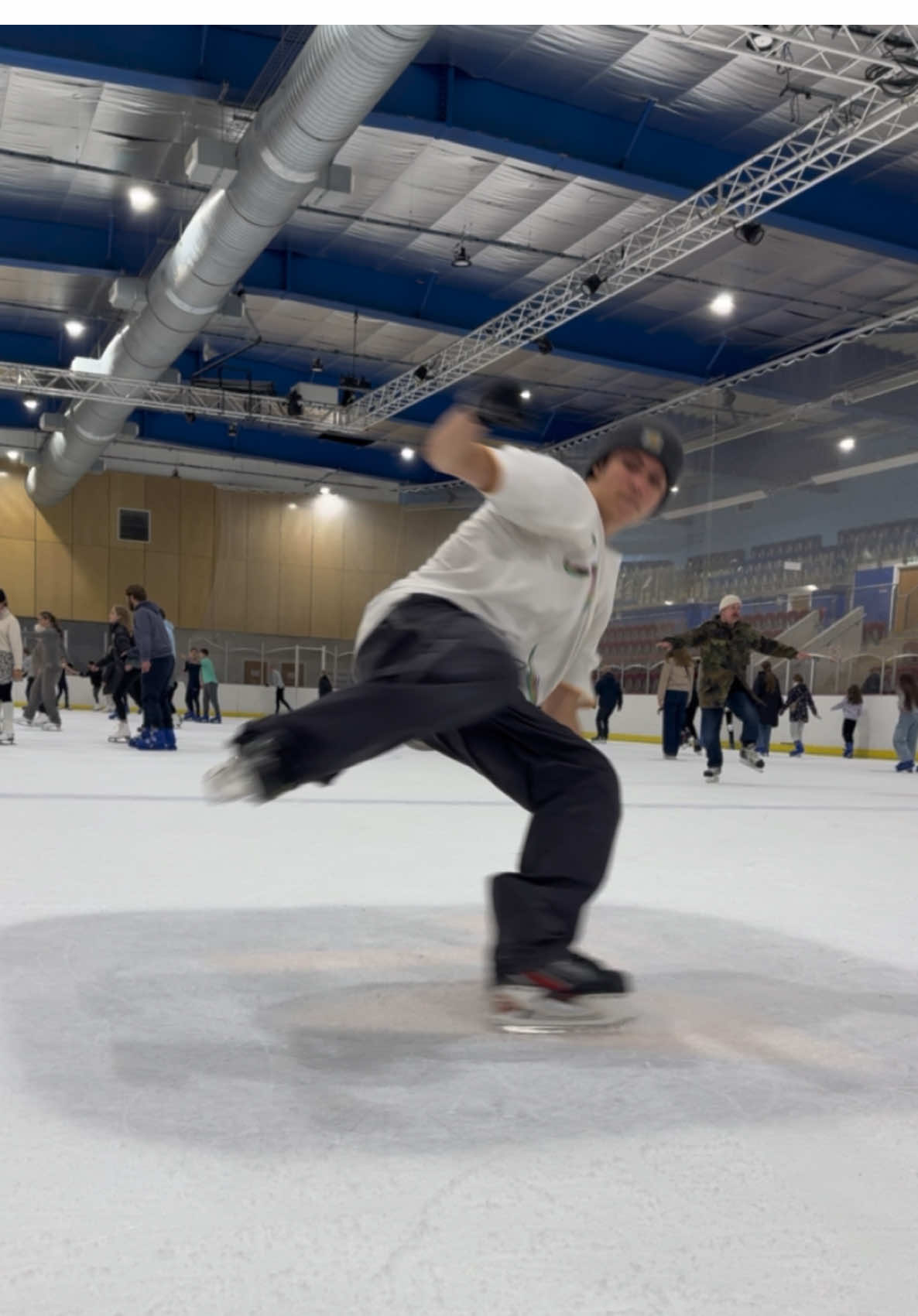 lil set #freestyle #ice #skating #freestyleiceskating #icefreestyle #patinoire #IceSkating #footwork 