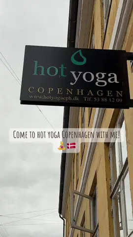 Are you a yogi🧘‍♀️? This hot yoga spot in Copenhagen is awesome! Check out @hotyogacph and head to our “Live Like a Local” page on gtgabroad.com for details on where to workout while you are studying abroad!✈️🌍 🎥: @Ella  • • • #gtgabroad #semesterabroad #studyabroadlife #yoga #yogi #yogisofinstagram #yogalover #hotyoga #yogastudio #workout 
