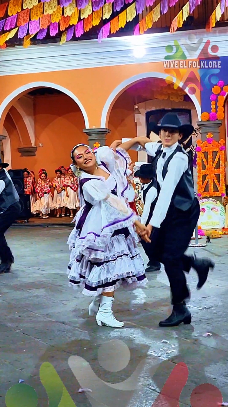Polkas de Chihuahua  Compañía De Danza Regional De #Puebla e las Noches Poblanas en Casa de la Cultura de Puebla.