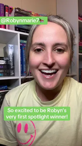 So excited to be @Robynmarie7📚 very first spotlight. Everyone go give her a follow! I cant wait to make new besties this week!  #BookTok #bookbesties #booktokfyp #readersoftiktok #thankful 