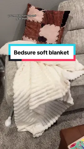 This @Bedsure blanket better be on your Christmas list this year. They are so soft and cozy and perfect for the cold months to come. #Bedsure #bedsurehome #bedsure #bedsureblanket #fleeceblanket #fuzzyblankets #softblanket #flannelblanket #TikTokShopBlackFriday #TikTokShopCyberMonday #homefinds #throwblanket #blanket 