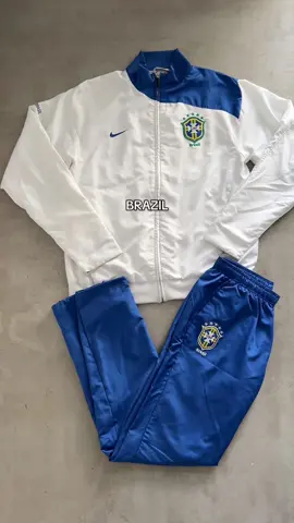Link in bio. #vintage #fyp #y2k #fashion #foryou #vintagefashion #fashiontiktok #tracksuit #nike #football #vintagenike 