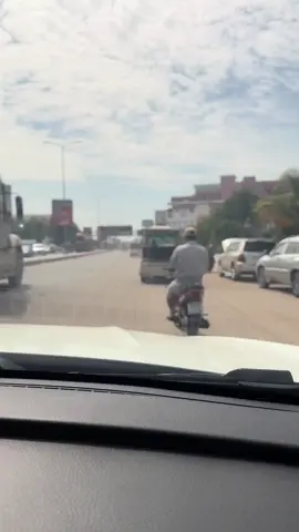 Cung đường quen thuộc buổi trưa nắng gắt #bavet #mocbaicampuchia🇰🇭 #cửakhaumocbai 