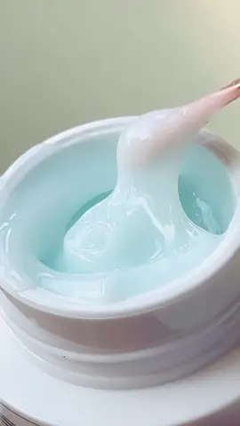 A moisturizer which gives aqua jelly skin effect? 🩵💦 Belif’s Aqua Bomb lightweight gel moisturizer is specifically formulated to target dryness, dullness, and uneven texture.  It features Hyaluronic Acid for intense hydration and Niacinamide to gently exfoliate dead skin cells, ensuring a smoother complexion. The inclusion of Napiers Original and Aqua Formulas, which are herbal blends, helps to keep the skin feeling fresh and deeply moisturized. 💦✨ @belif @sephora #belifgiftedme #aquajellyskineffect #hydrationessentials #skincareroutine #hydratingmoisturizer #belifmoisturizingbomb #hydratingskincare #hydratingskin