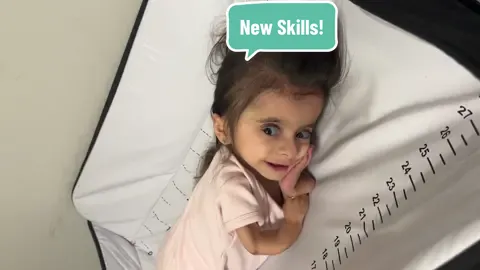 This girl woke up today and said its a great day to show off the new skills I learned from Physical therapy! 🥹🥹 We cant be any prouder! ❤️❤️ #fyp #foryoupageofficiall #vira #cute #cutebaby #toddlersoftiktok #tummytime #strength #physicaltherapy #osteogenesisimperfecta #ourlittlemms #maryammia #proud 