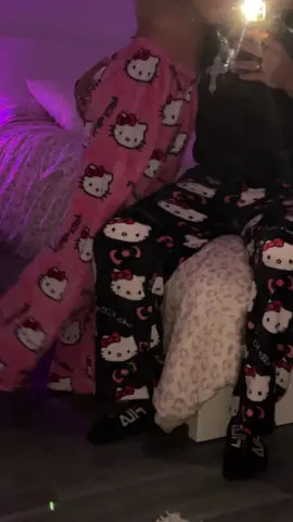 matching pjms🎀🤍 #hellokitty #couple #fyp #sanrio #parati 