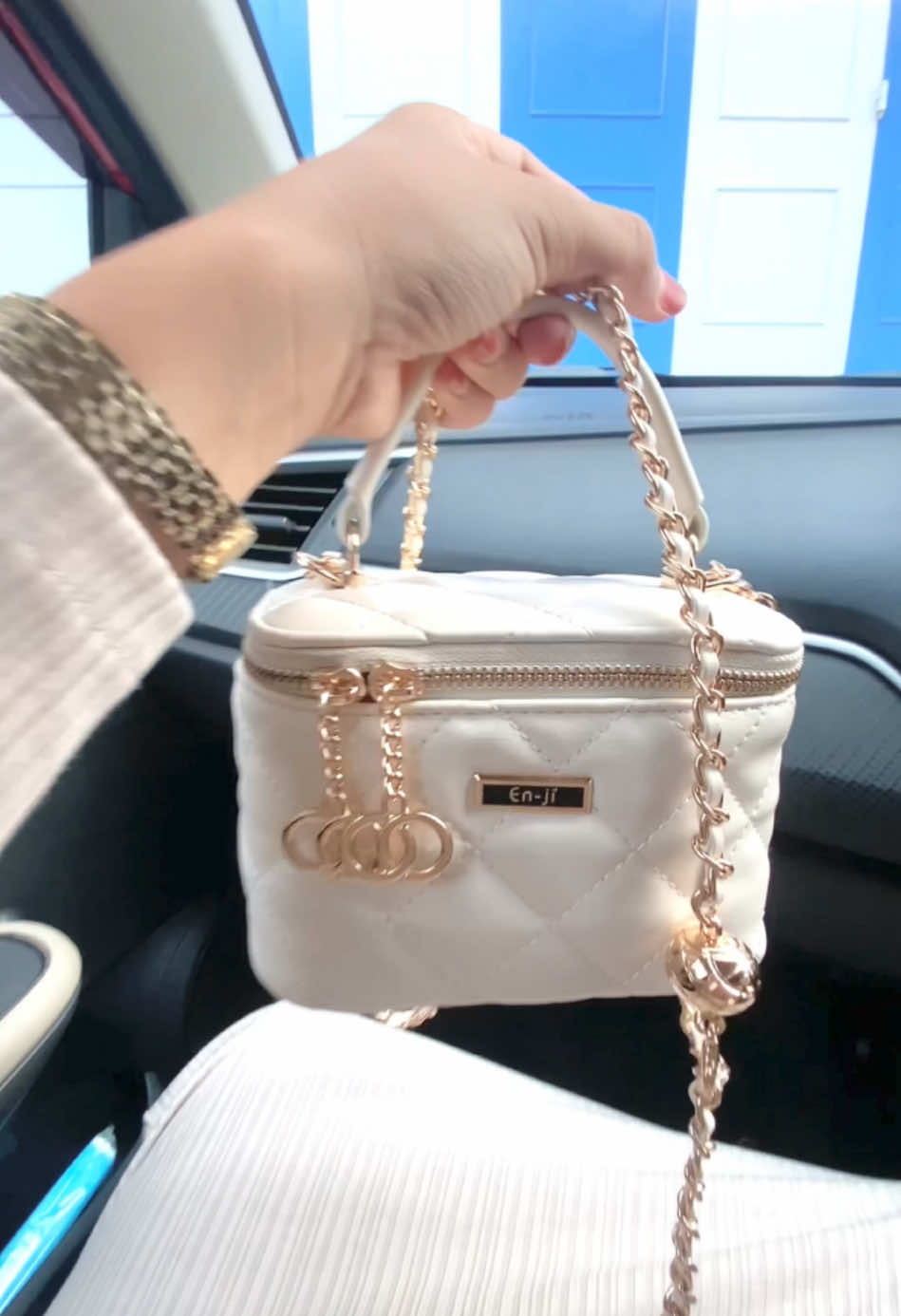 Enji Yiran Slingbag✨ bisa jadi slingbag dan hand bag. cocok untuk semua outfit, di pake kondangan bikin tambah elegan. #tasminiwanita #tasslingbagkorea #fyp #PromoGuncang1111 #trendingnow 