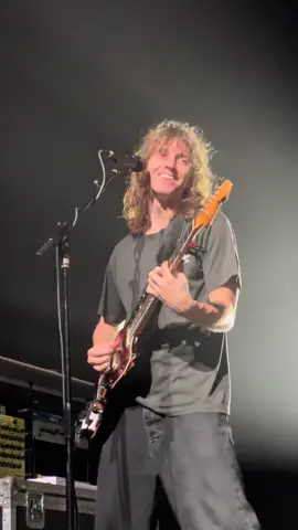 Rare Mk.Gee smile i have good luck for 7 years now #philly #mkgee #areyoulookingup #twostarandthedreampolice 
