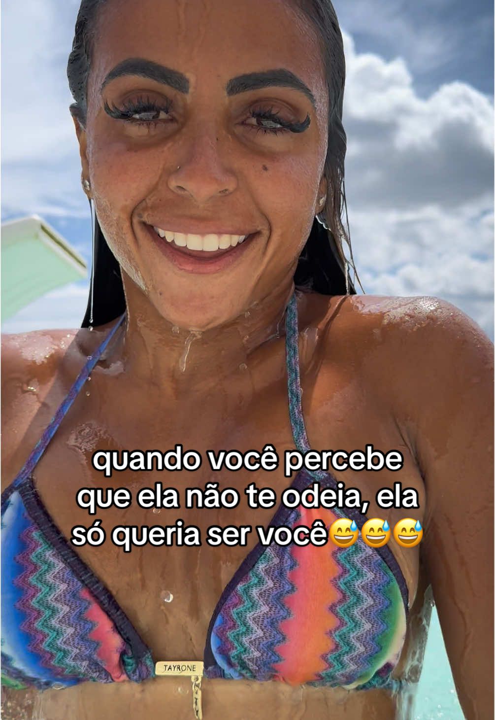 Simples assim 🤷🏽‍♀️ #morena #linda #piscina #nemememe #mulheres #fyp #fyyyyyyyyyyyyyyyy #explore #foryoupage❤️❤️ #trend 