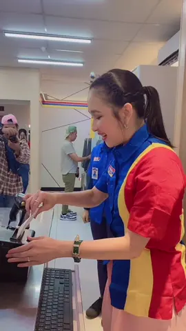 ka agthpricilla cantik dan baik sekali🥹🌼#agathapricilla #blink #indomaret #fyp #fyppppppppppppppppppppppp #kasirindomaret 