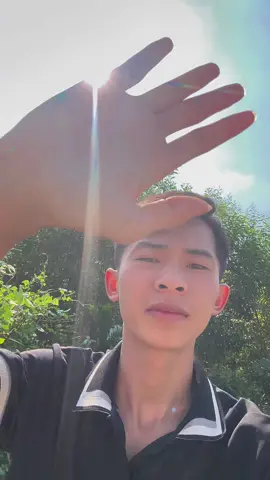 Khẩu trang này xịn nha#toantungtung #vlogs #daddy #cuocsongthuongngay #KhautrangUnicareUVProof #khautrangchongUVUNICARE 