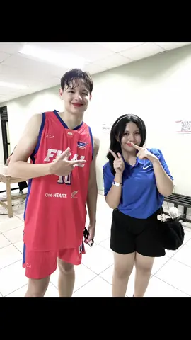 hehe ikutan fotbar jugaa😋 btw He’s such a nice guy, Thank youu Wironggo @vercaemer #dbljogja2024 #dbljogja #ronggovercaemer 