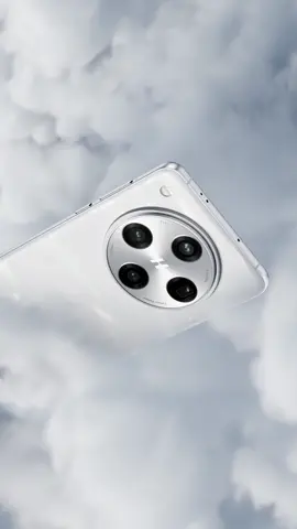 🤍 Pearl White or Space Black? 🖤 Soar to new heights with the #OPPOFindX8Pro Tune into the global launch: 13:00 (GMT+8), November 21st 🌏 #OPPOAIPhone #OPPOFindX8Series