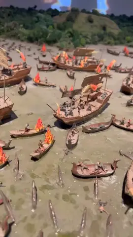 Sa bàn tái hiện lại chi tiết trận đánh lịch sử năm 938 giữa quân dân Tĩnh Hải do Ngô Quyền lãnh đạo với quân Nam Hán trên sông Bạch Đằng.#baotangquansuvietnam 