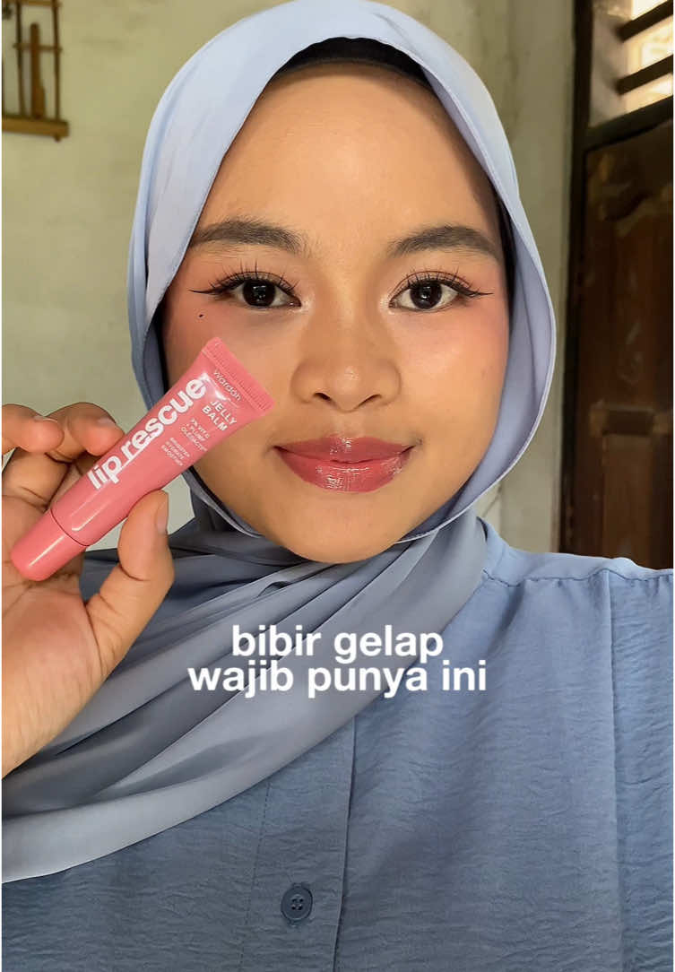 yuk mulai pake lip care, biar bibir tetep cantik kalau dipake lip cream ataupun lip matte.. aku lagi rajin pake lip care terbarunya wardah ni, ayo samaan 🫶🏻 #lipcare #lipbalmwardah #lipbarrier #wardah 