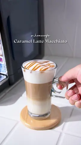 My new fully automatic coffee machine dari @Philips Home Appliances LatteGo 4400 series😍 Simple bgt dipakenya, tinggal pencet doang langsung jadi😆  Mesin kopi ini punya 12 pilihan menu, jadi tiap hari bisa ganti-ganti menu tanpa ngerasa bosen👍🏼 udah include milk frother juga namanya Latte Go dan hasil foamnya tebal banget dan lembut🫶🏼 Recipe: 10ml vanilla syrup 200ml frothed milk 40ml espresso Caramel sauce  Beberapa kali bikin kopi pake mesin ini hasilnya memuaskan! Mesinnya juga ga terlalu berisik karena mereka punya teknologi silent brew🤩  Ayo check Philips LatteGo 4400 series, kali aja kalian juga pengen punya samaan😍🖤 #PhilipsLatteGo #homecafe #homecafeid #philipshomeliving #philipscoffeemachine #coffeemachine #caramelmacchiato #homecafè #resepkopi #coffeerecipe #drinkrecipe #aesthetic #coffeelovers #coffeeaddict