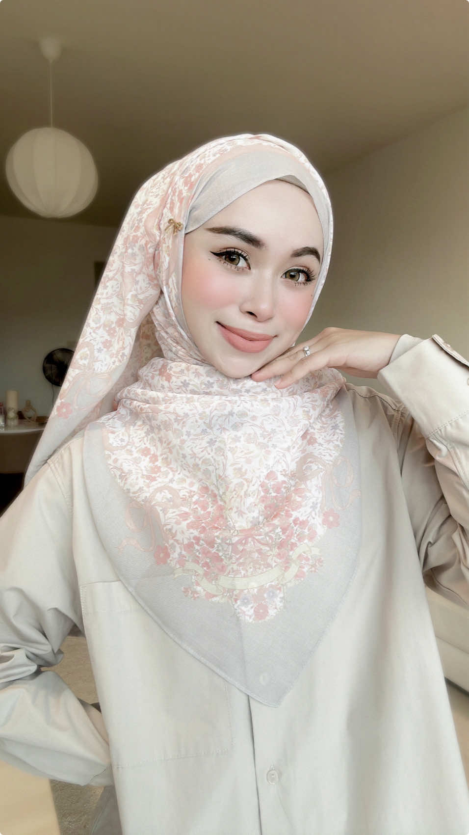 Only on this 11.11 tau korang so cepat shopping sekarang and dapatkan this tudung for FREE 😘 @Wardah Malaysia Store @TUDUNGRUFFLE  #tudungruffle #wardah #TudungRuffleXWardahBeauty #TRXWardahBeauty #WardahBeautyInTR #WardahBeautyBersamaTR #tudung #lipmatte 