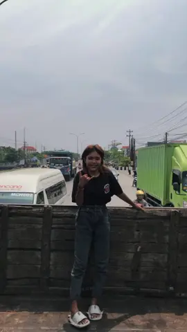 vakum apa lanjutt??  #rara #rarasianaknakal #mots?  #ahhkwenn #rarasipunkkecil #bismillahfyp #bismillah #lewatberanda #sapaenaqcokk #rorr #samamu? #samaku? #fypp #fyp #fy #kuduspride 