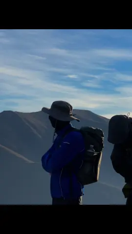 What is this place?🌄 #gorpcore #gorpcorefashion #gorpcoreaesthetic #mountains #Hiking #outdoor #video #aura 