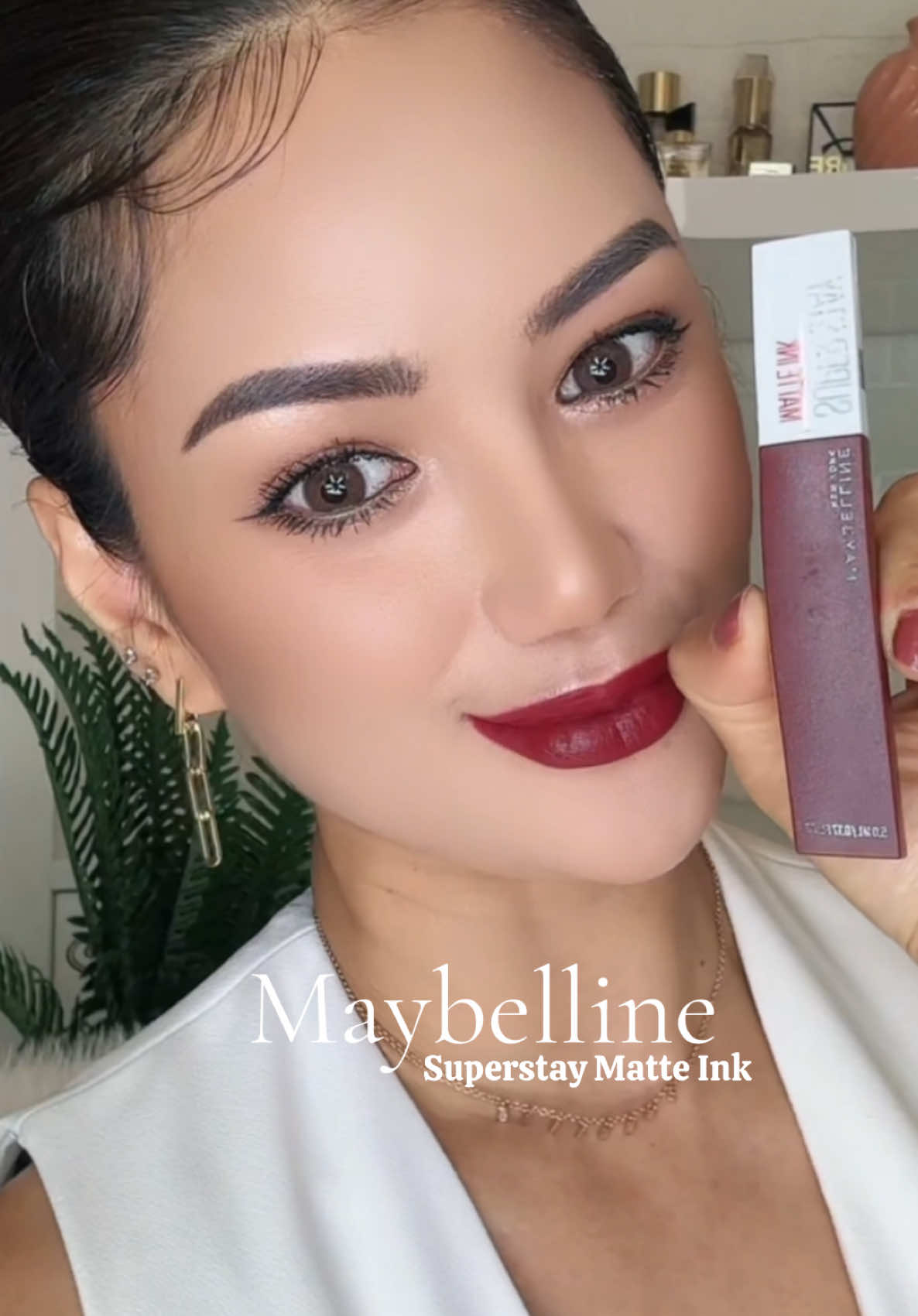 Warna lipstick 50 Voyager auto bikin bold #maybelline #wearemaybelline #matte #lipstick #bugistiktok #review #maybellinemakeup @maybelline_indonesia 