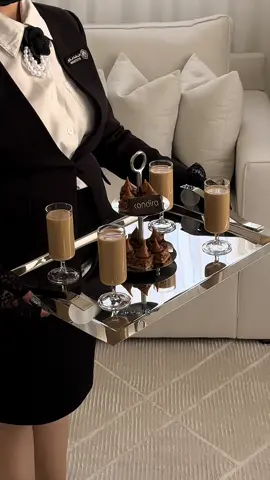 كاسات القهوة تاخذ العقل حلوه بعد للدرينك👌🏻”