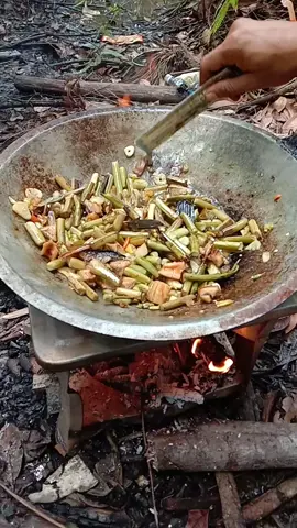 ada yang tau ini sayur apa? #anakrantaukalimantan #tnihebat #tniindonesia🇮🇩 