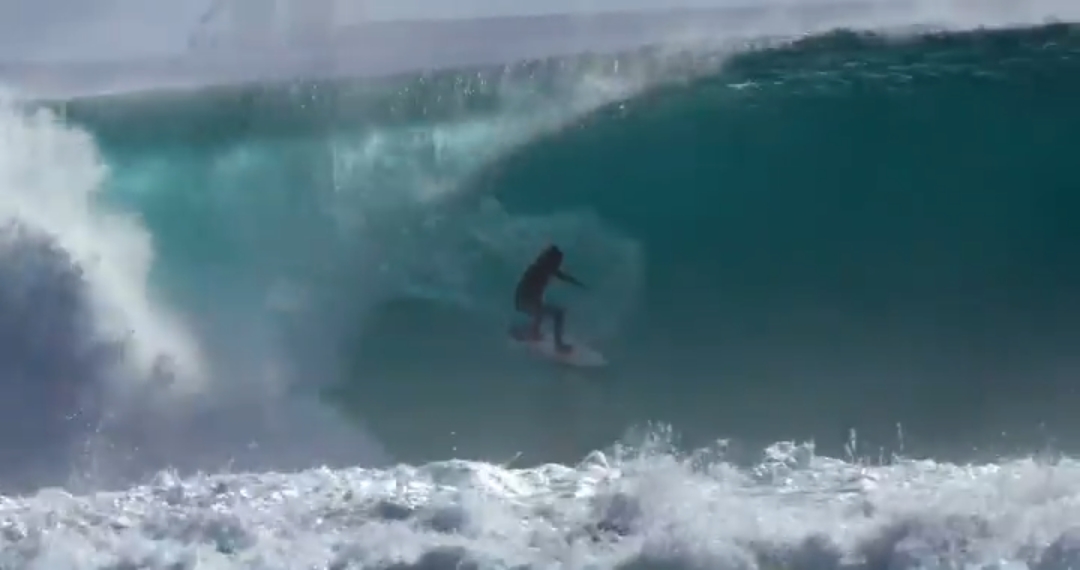 Rides from heaven........#barrel #surftok #surf #surfing #bigwaves #bali #surfers #saltycrax #tiktok #surfingislife #bali 