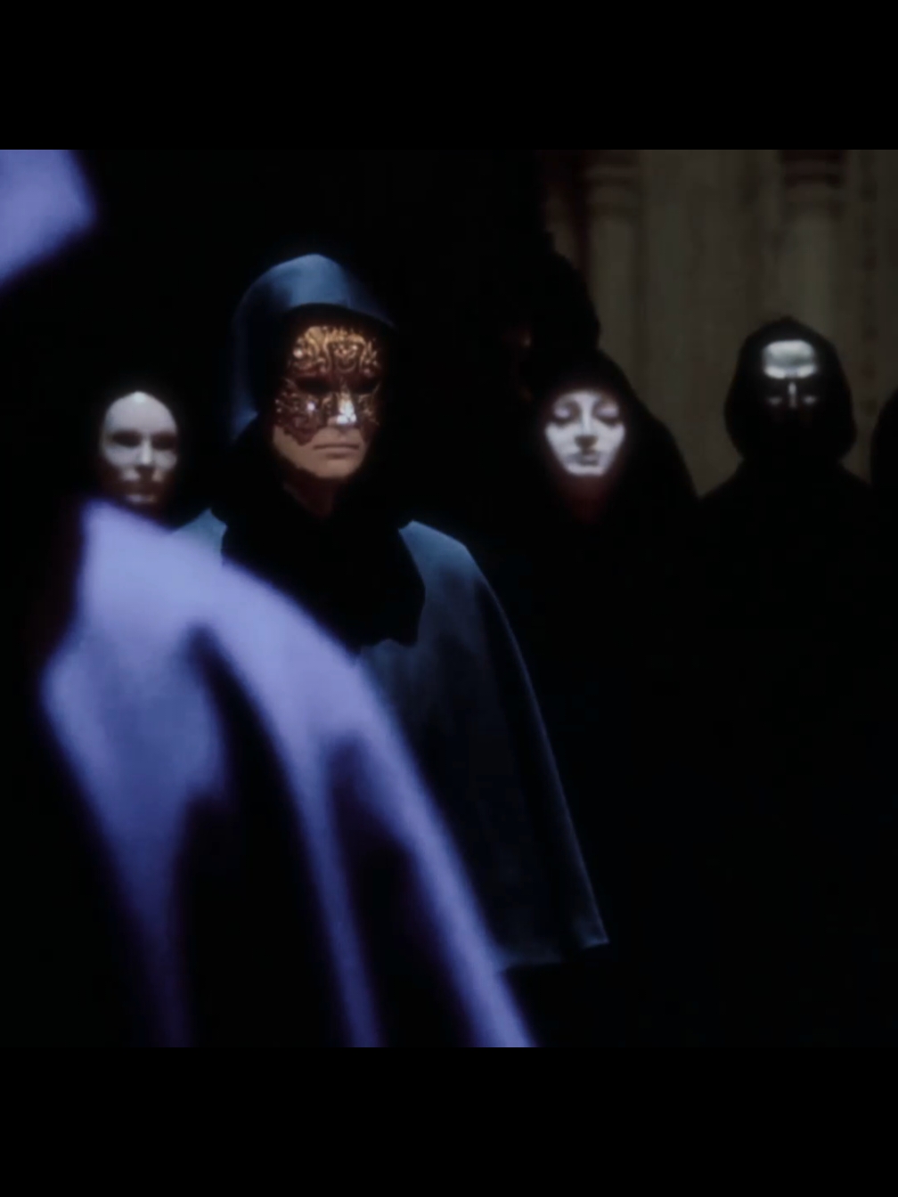 such a vibe this movie. #eyeswideshut #stanleykubrick #film #movie #fyp #fy #emvxeditz 
