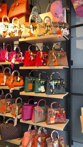 #الشعب_الصيني_ماله_حل😂😂 #الفخامة🔥 #foruyou #fyp #sac #alger #oran #hermes #pourtoi #femmes 