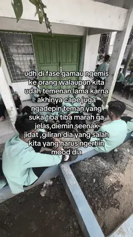 beneran cape harus klarifikasi terus dan ngeriin orang,kalo masi mau temenan ayo kalo ga yaudah,lagian sendiri ga seburuk itu kok